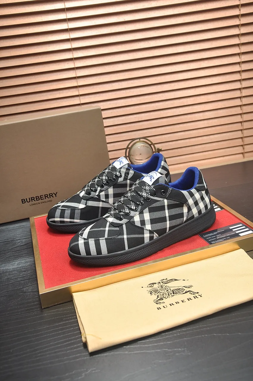 Men's shoes 💰540💶【Burberry】Classic low-top sneakers｜Imported cowhide with classic plaid fabric｜Sheepskin lining｜Original outsole｜Fine workmanship and comfortable to wear Size: 38-44 (customized at 45)